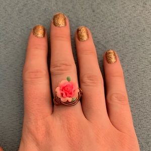 Rose floral ring. On wire band